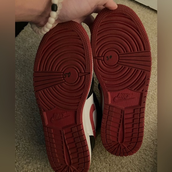Air Jordan Retro 1 Mid 6.5Y Red Black Nike High Tops - Picture 3 of 5